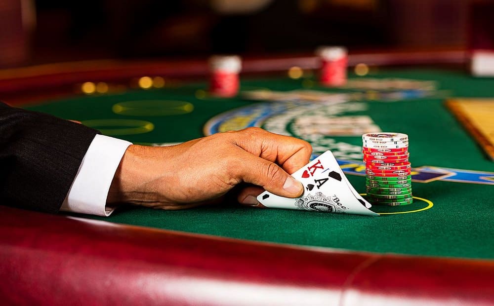 Cá cược đầy quen thuộc và hấp dẫn cùng blackjack