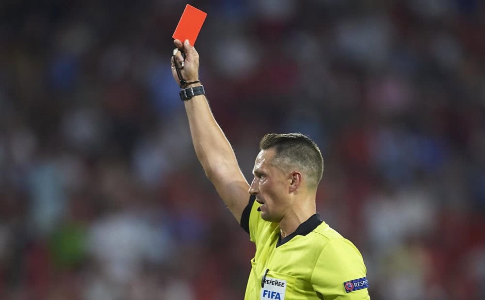 Kèo thẻ đỏ là gì và cách đọc vị trận đấu để tận dụng cơ hội cược tốt hơn